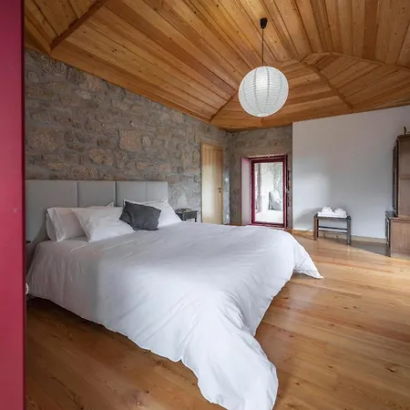 Casa Da Moiroa * Sendim (Viseu)